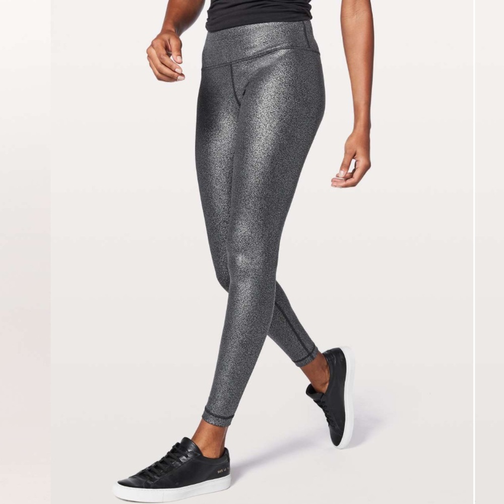 Lululemon Black + Silver Foil Align Under Hi-Rise Tight size 8 28”